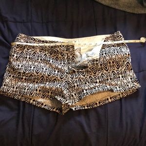 American Eagle Outfitters. Womens shorts. Size 14